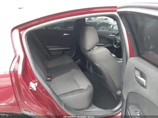 2C3CDXBG0KH754622 2019 DODGE CHARGER - Image 8
