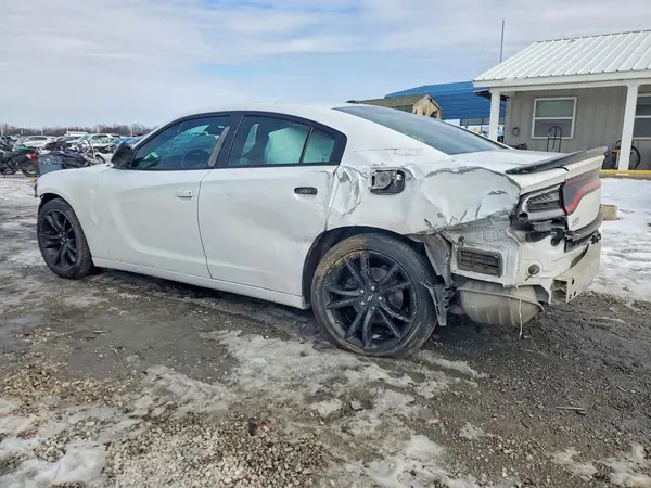 2C3CDXBG1JH257657 2018 DODGE CHARGER - Image 2