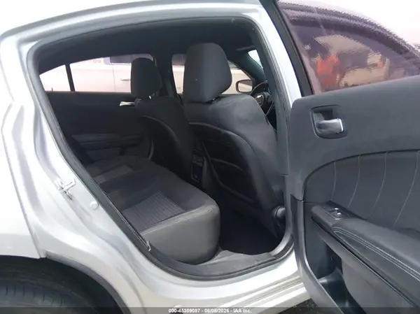 2C3CDXBG1KH604695 2019 DODGE CHARGER - Image 8