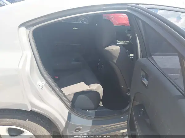 2C3CDXBG1KH707499 2019 DODGE CHARGER - Image 8