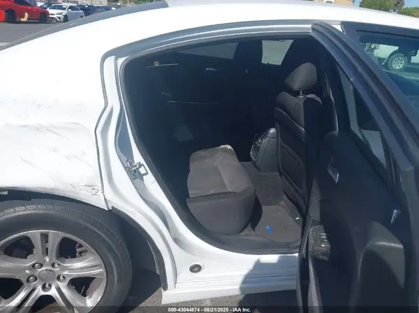 2C3CDXBG1KH754645 2019 DODGE CHARGER - Image 8