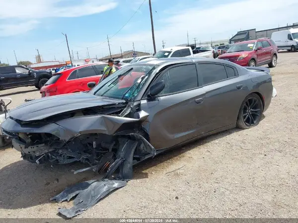 2C3CDXBG2JH145613 2018 DODGE CHARGER - Image 2
