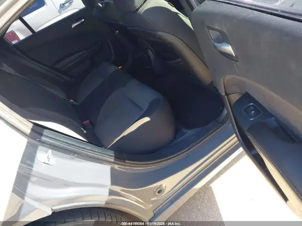 2C3CDXBG2JH188123 2018 DODGE CHARGER - Image 8