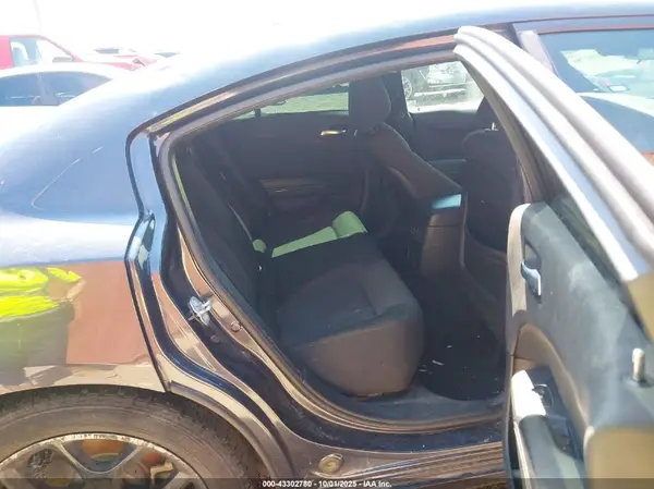 2C3CDXBG2JH257702 2018 DODGE CHARGER - Image 8