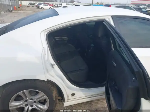 2C3CDXBG2KH657874 2019 DODGE CHARGER - Image 8