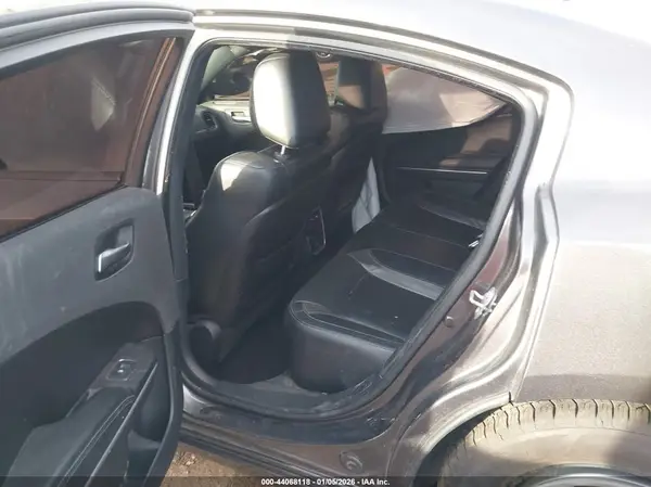 2C3CDXBG2KH692057 2019 DODGE CHARGER - Image 8