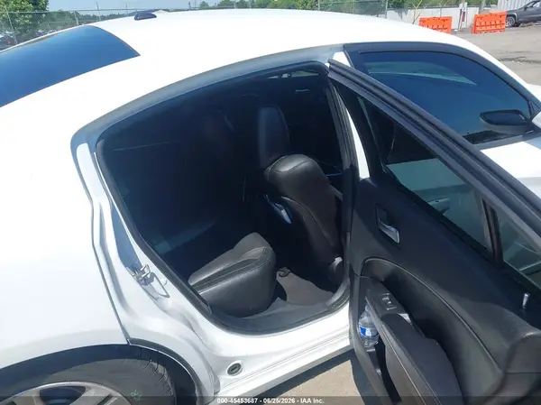 2C3CDXBG2KH753102 2019 DODGE CHARGER - Image 8