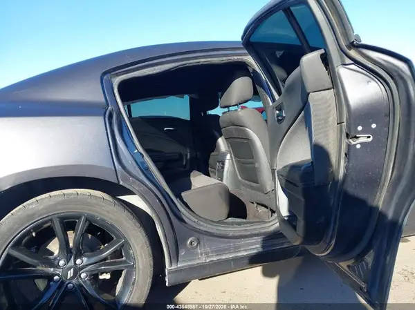 2C3CDXBG3JH121479 2018 DODGE CHARGER - Image 8