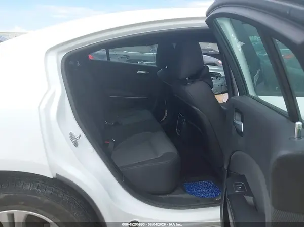 2C3CDXBG3JH170147 2018 DODGE CHARGER - Image 8