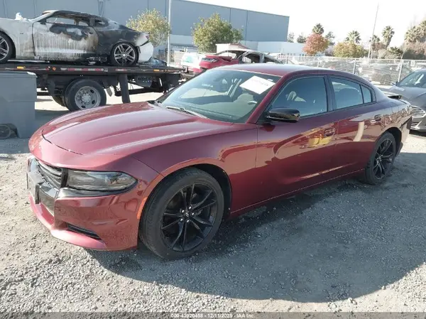 2C3CDXBG3JH281104 2018 DODGE CHARGER - Image 2