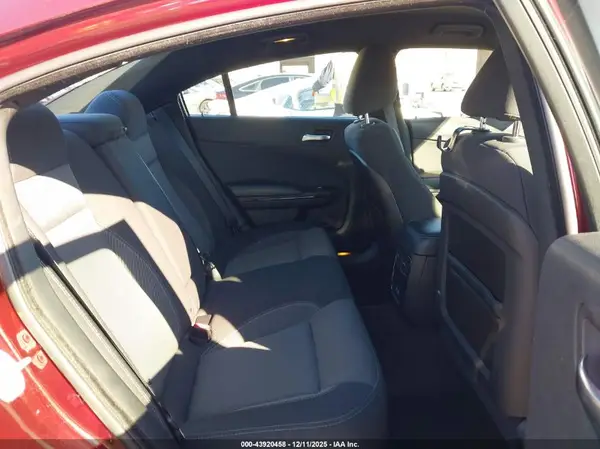 2C3CDXBG3JH281104 2018 DODGE CHARGER - Image 8