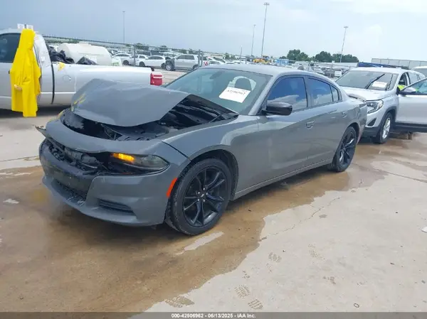 2C3CDXBG3JH284228 2018 DODGE CHARGER - Image 2