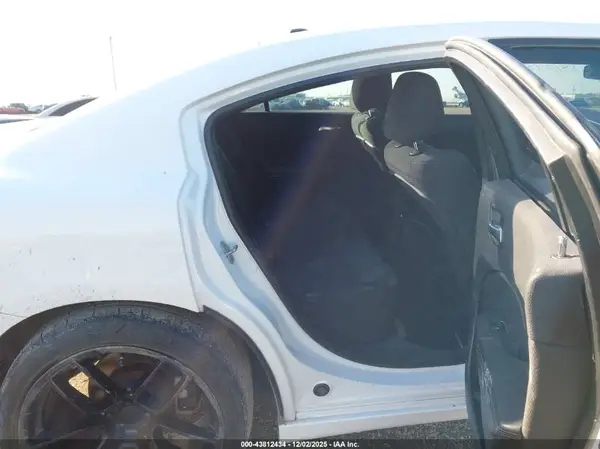 2C3CDXBG3KH522760 2019 DODGE CHARGER - Image 8