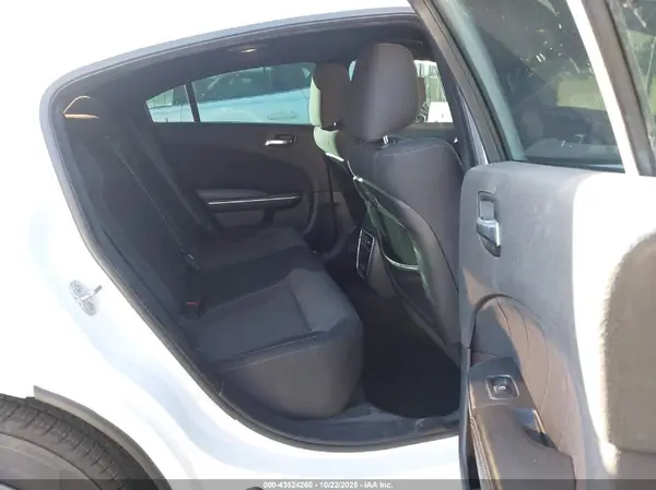 2C3CDXBG3KH588855 2019 DODGE CHARGER - Image 8