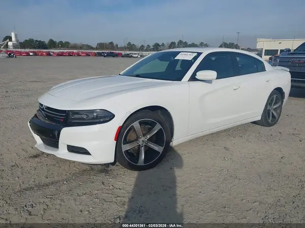 2C3CDXBG4HH643905 2017 DODGE CHARGER - Image 2