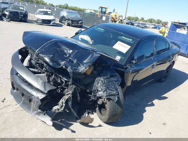 2C3CDXBG4JH247740 2018 DODGE CHARGER - Image 2