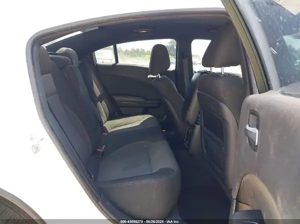 2C3CDXBG4JH281046 2018 DODGE CHARGER - Image 8