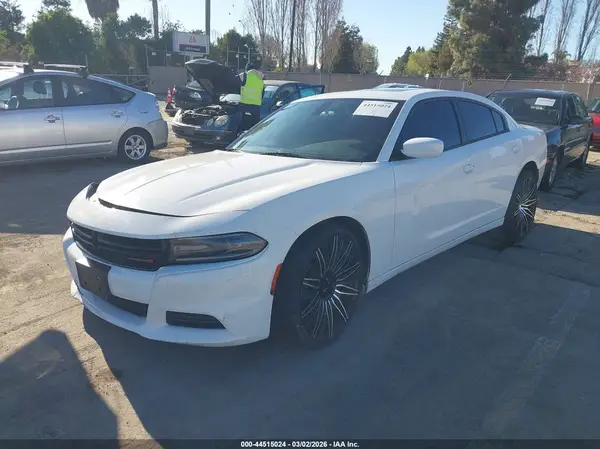 2C3CDXBG4KH653132 2019 DODGE CHARGER - Image 2