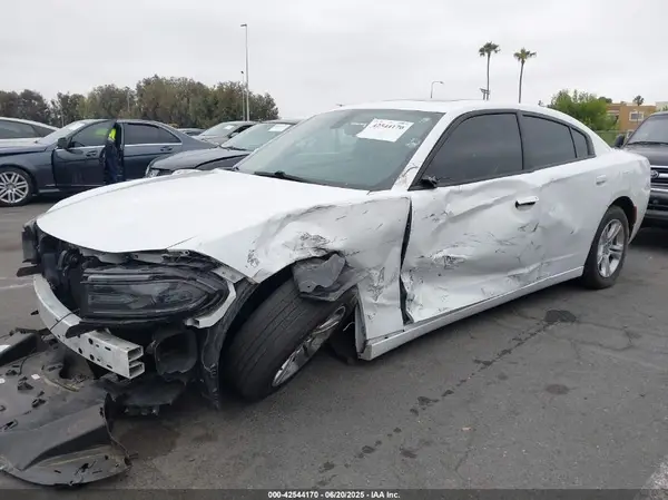 2C3CDXBG4KH695431 2019 DODGE CHARGER - Image 2