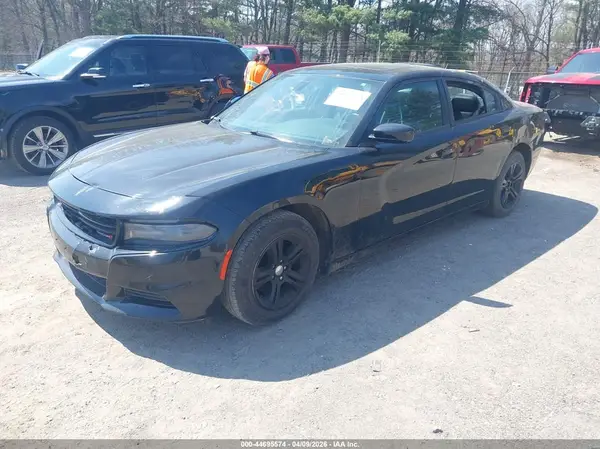 2C3CDXBG4KH698782 2019 DODGE CHARGER - Image 2