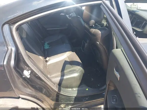 2C3CDXBG4KH698782 2019 DODGE CHARGER - Image 8