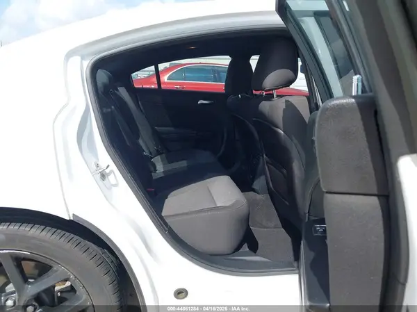 2C3CDXBG4KH745342 2019 DODGE CHARGER - Image 8