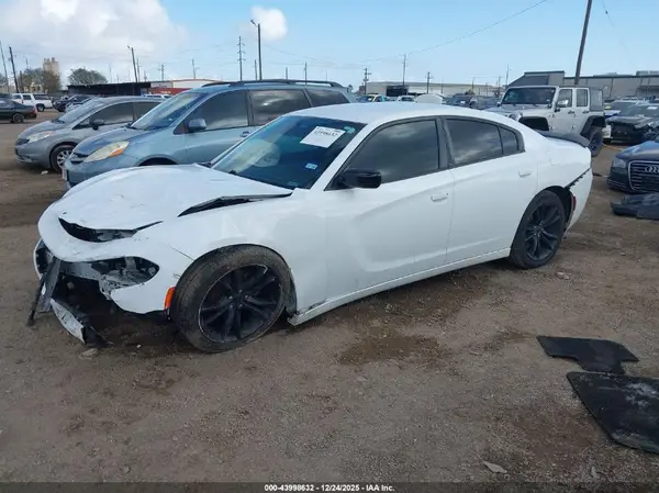 2C3CDXBG5GH340355 2016 DODGE CHARGER - Image 2