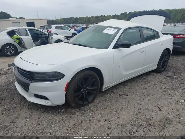 2C3CDXBG5JH186690 2018 DODGE CHARGER - Image 2
