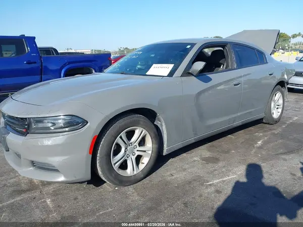 2C3CDXBG5JH232115 2018 DODGE CHARGER - Image 2