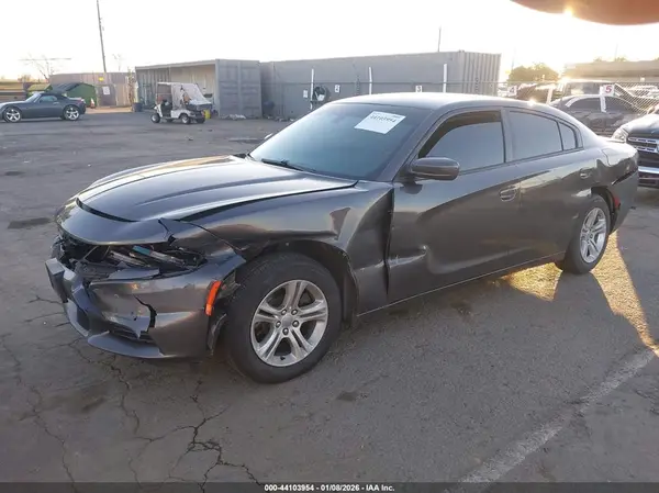 2C3CDXBG5JH318699 2018 DODGE CHARGER - Image 2