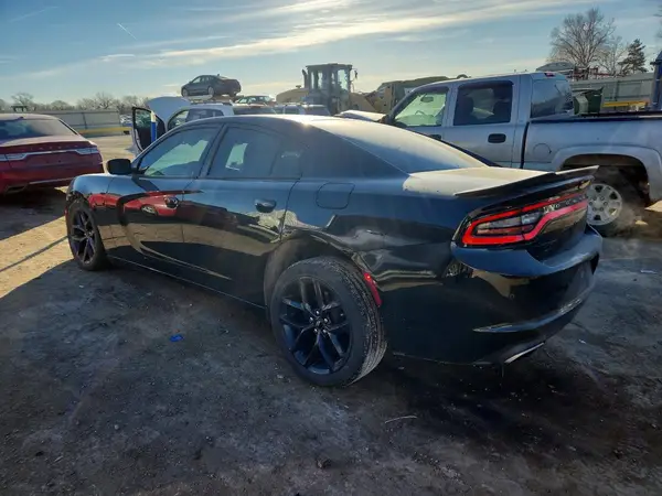 2C3CDXBG5KH633486 2019 DODGE CHARGER - Image 2