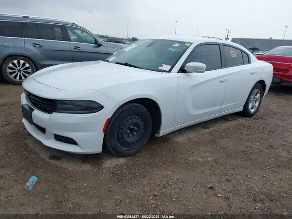 2C3CDXBG5KH640180 2019 DODGE CHARGER - Image 2