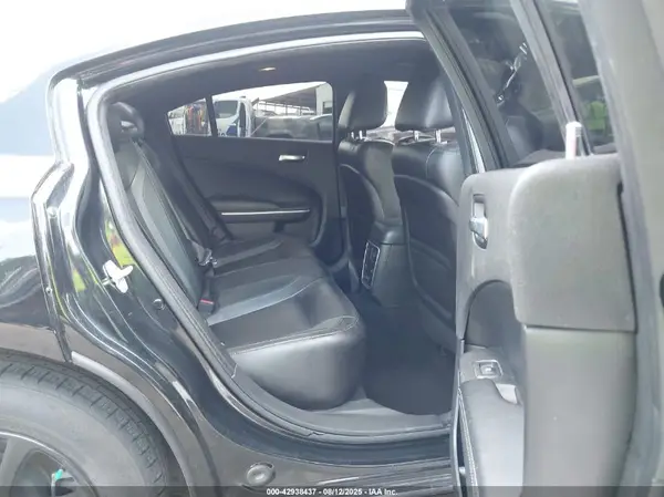 2C3CDXBG5KH743583 2019 DODGE CHARGER - Image 8