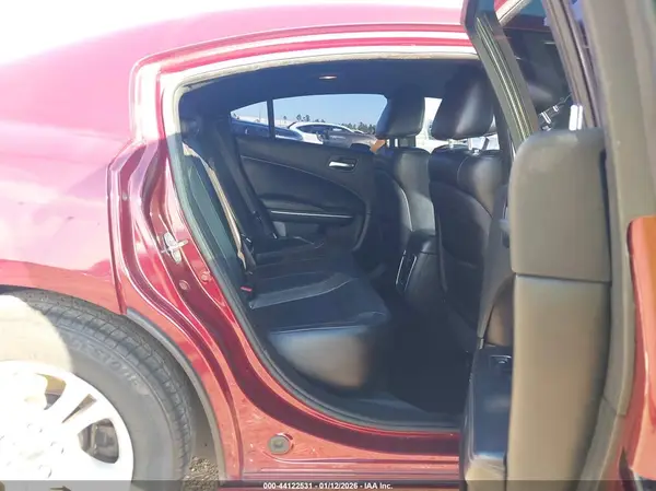 2C3CDXBG5KH753059 2019 DODGE CHARGER - Image 8