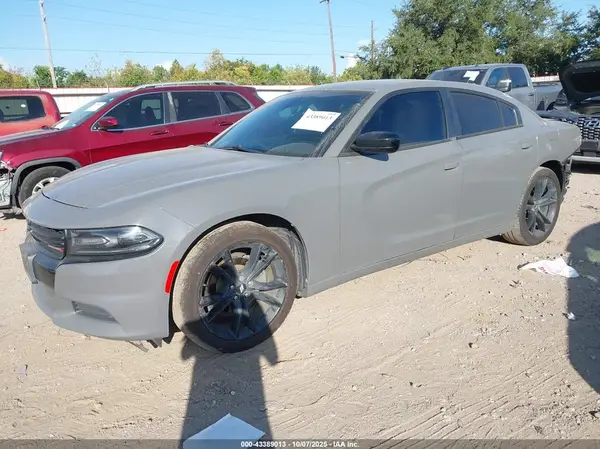 2C3CDXBG6JH121475 2018 DODGE CHARGER - Image 2