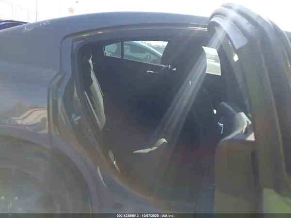 2C3CDXBG6JH121475 2018 DODGE CHARGER - Image 8