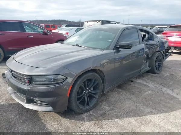 2C3CDXBG6JH210009 2018 DODGE CHARGER - Image 2