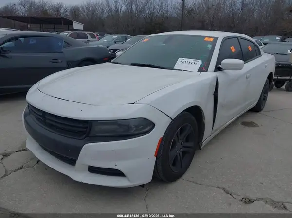2C3CDXBG6JH239235 2018 DODGE CHARGER - Image 2