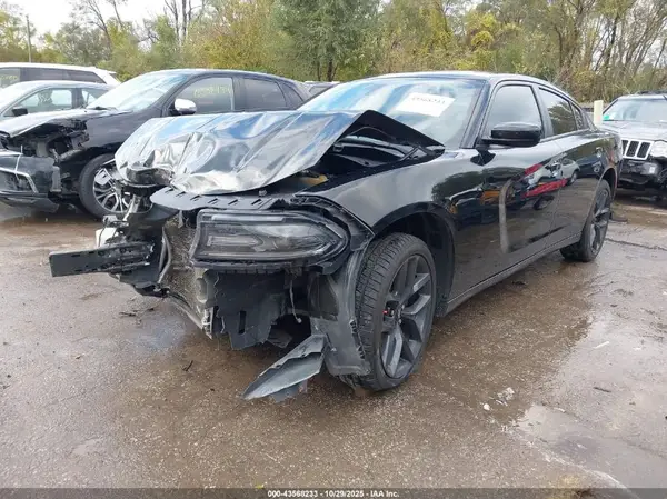 2C3CDXBG6KH633514 2019 DODGE CHARGER - Image 2