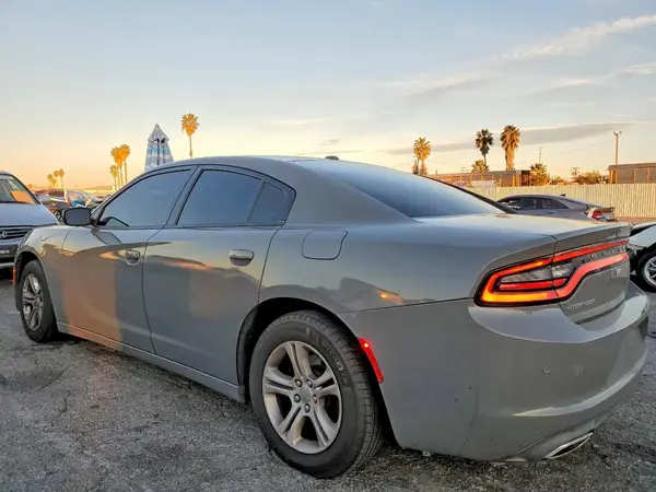 2C3CDXBG6KH643878 2019 DODGE CHARGER - Image 2