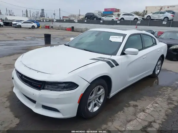 2C3CDXBG6KH695480 2019 DODGE CHARGER - Image 2