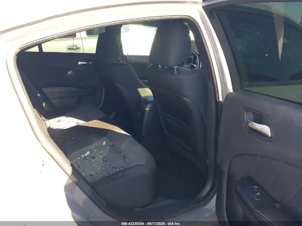 2C3CDXBG6KH715243 2019 DODGE CHARGER - Image 8