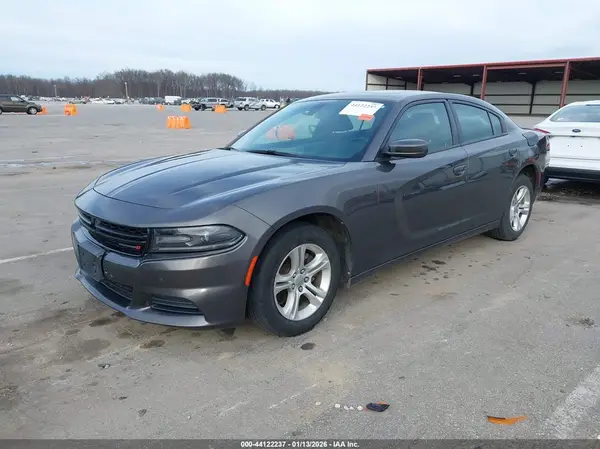 2C3CDXBG6KH718739 2019 DODGE CHARGER - Image 2