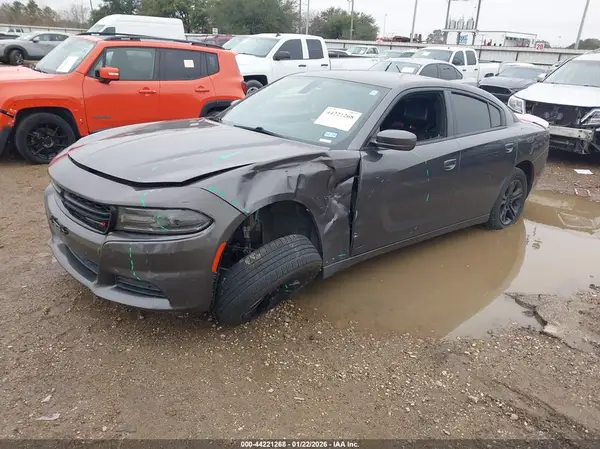 2C3CDXBG6KH724704 2019 DODGE CHARGER - Image 2