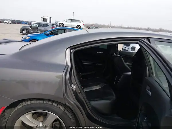 2C3CDXBG6KH725450 2019 DODGE CHARGER - Image 8