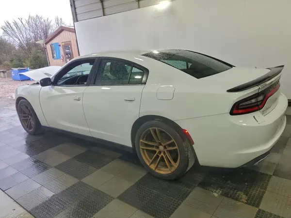 2C3CDXBG7HH627830 2017 DODGE CHARGER - Image 2