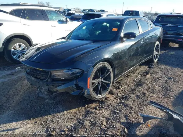 2C3CDXBG7JH157806 2018 DODGE CHARGER - Image 2