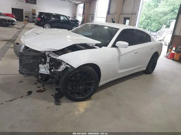 2C3CDXBG7JH180549 2018 DODGE CHARGER - Image 2