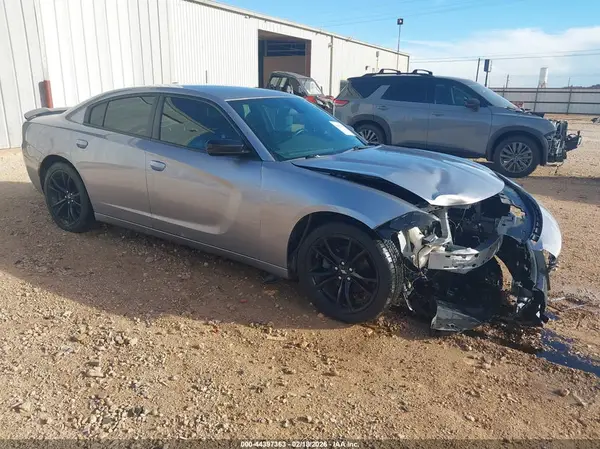 2C3CDXBG7JH186075 2018 DODGE CHARGER - Image 1