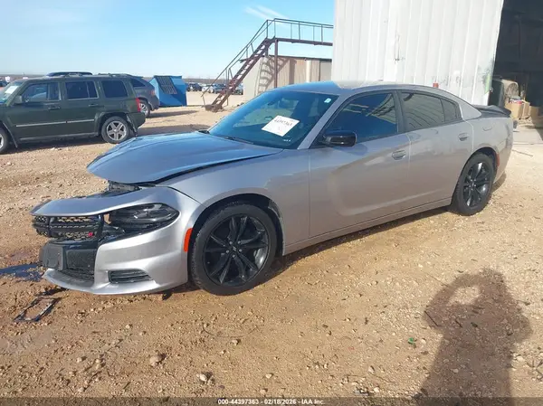 2C3CDXBG7JH186075 2018 DODGE CHARGER - Image 2